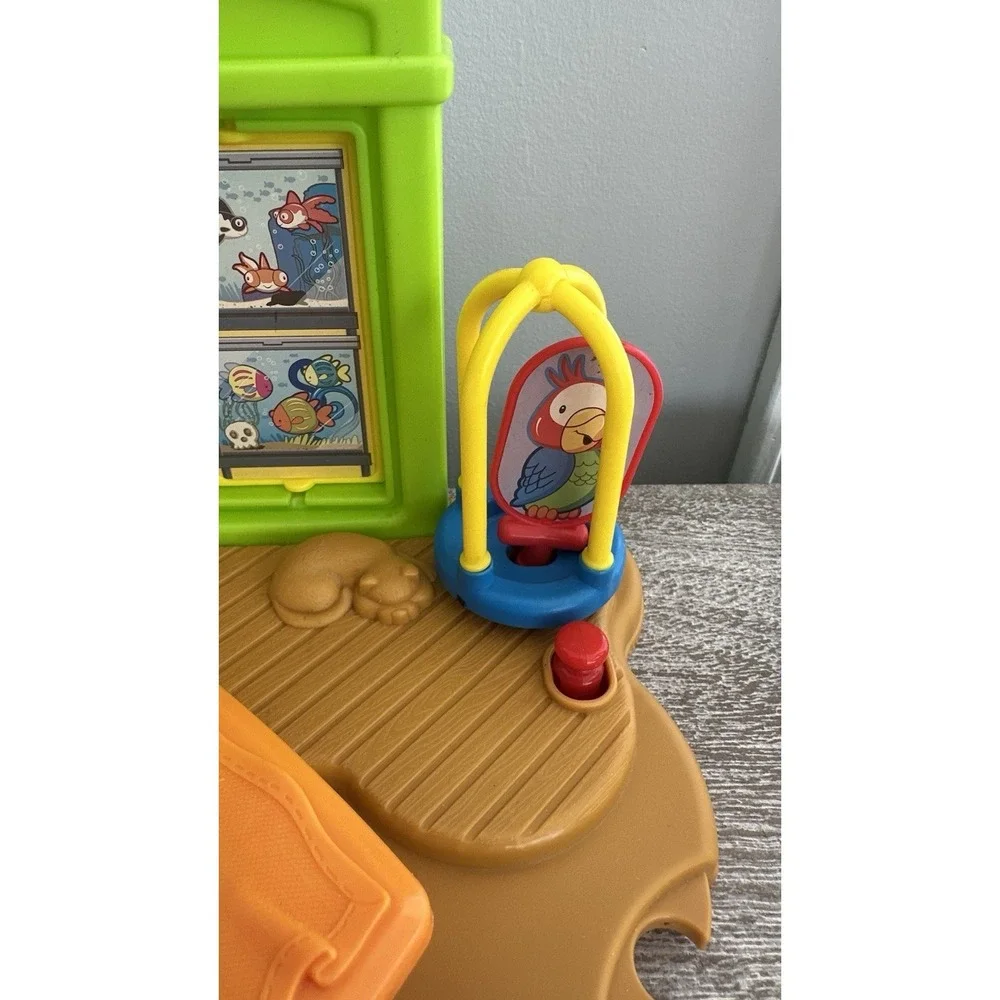 Fisher Price Little People Vet Center Pet Animal Clinic Grooming
